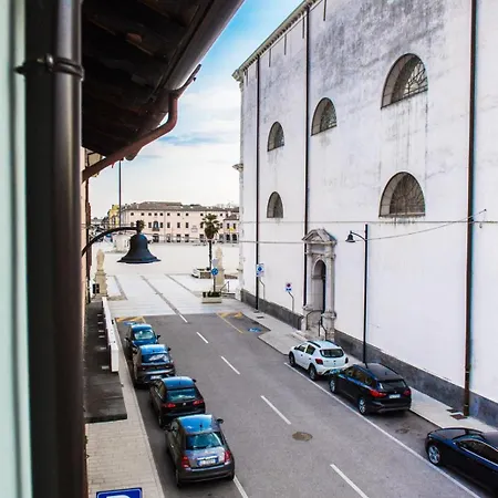 Palmanova Suite Home