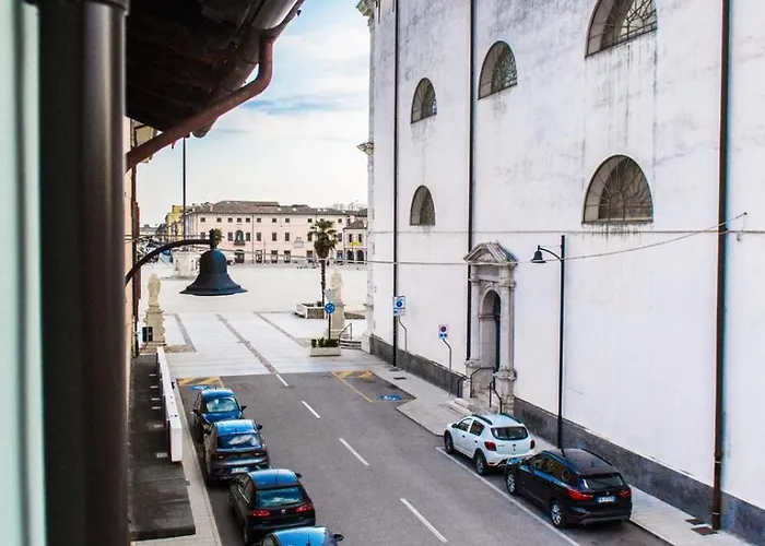 Palmanova Suite Home