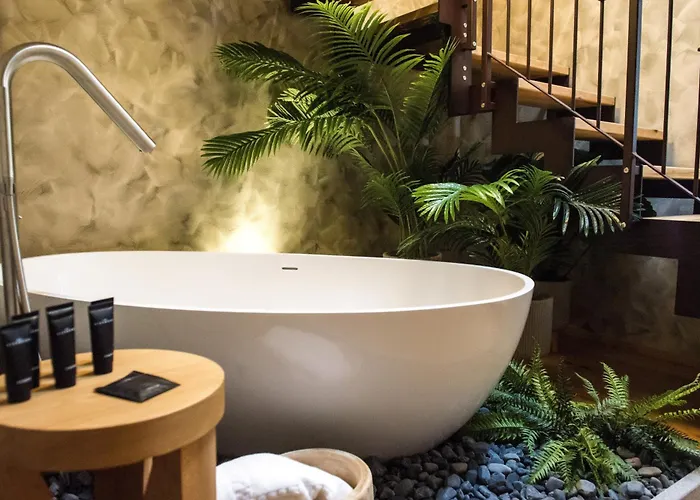 Palmanova Suite Home